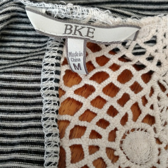 Hooded Top - Picture 3 of 3